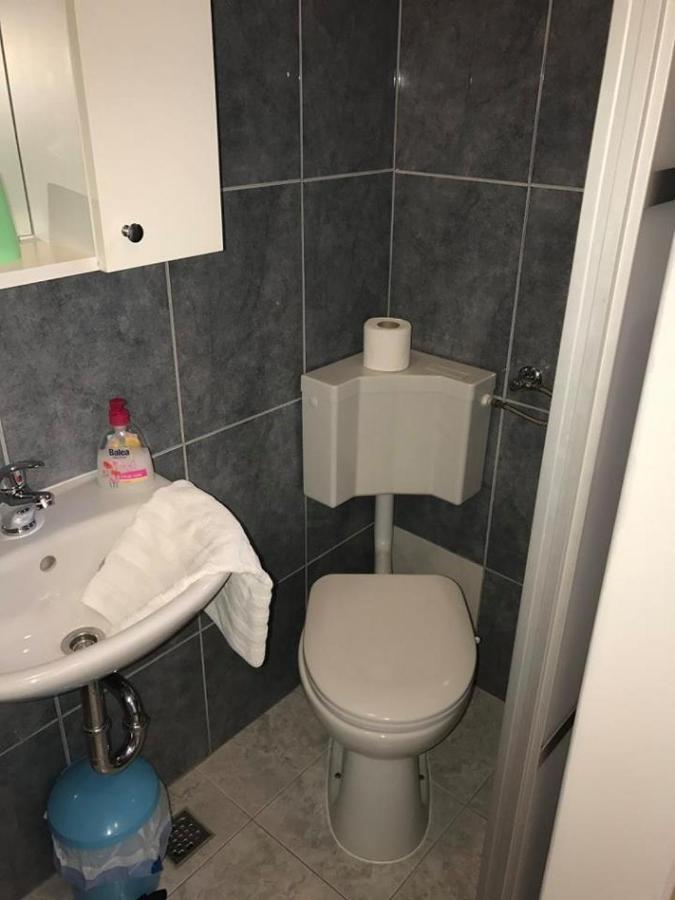 Apartments Aniko Saric Tučepi Eksteriør bilde