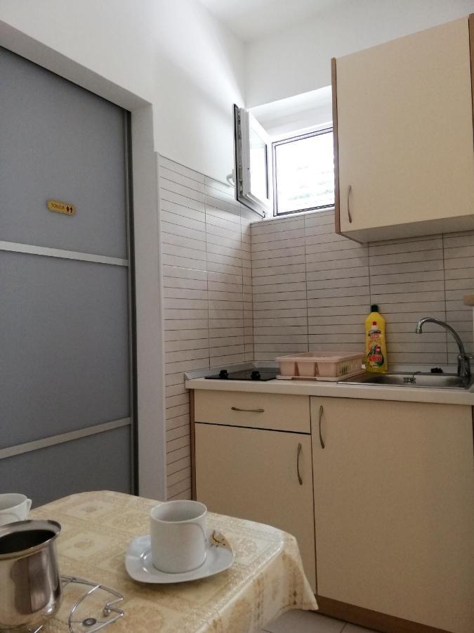 Apartments Aniko Saric Tučepi Eksteriør bilde